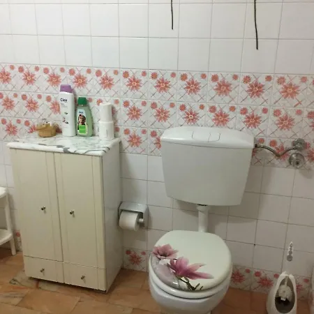 Studio With Garden דירה לאגוּ‏ש