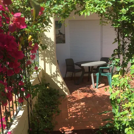 דירה Studio With Garden *