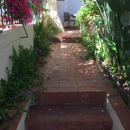 Studio With Garden * לאגוּ‏ש